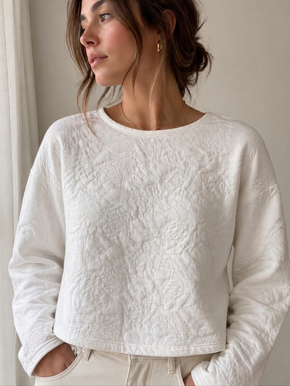 SAN FRANCISCO WHITE EMBOSSED TEXTURED TOP SIZE SMALL MINIMAL CHIC